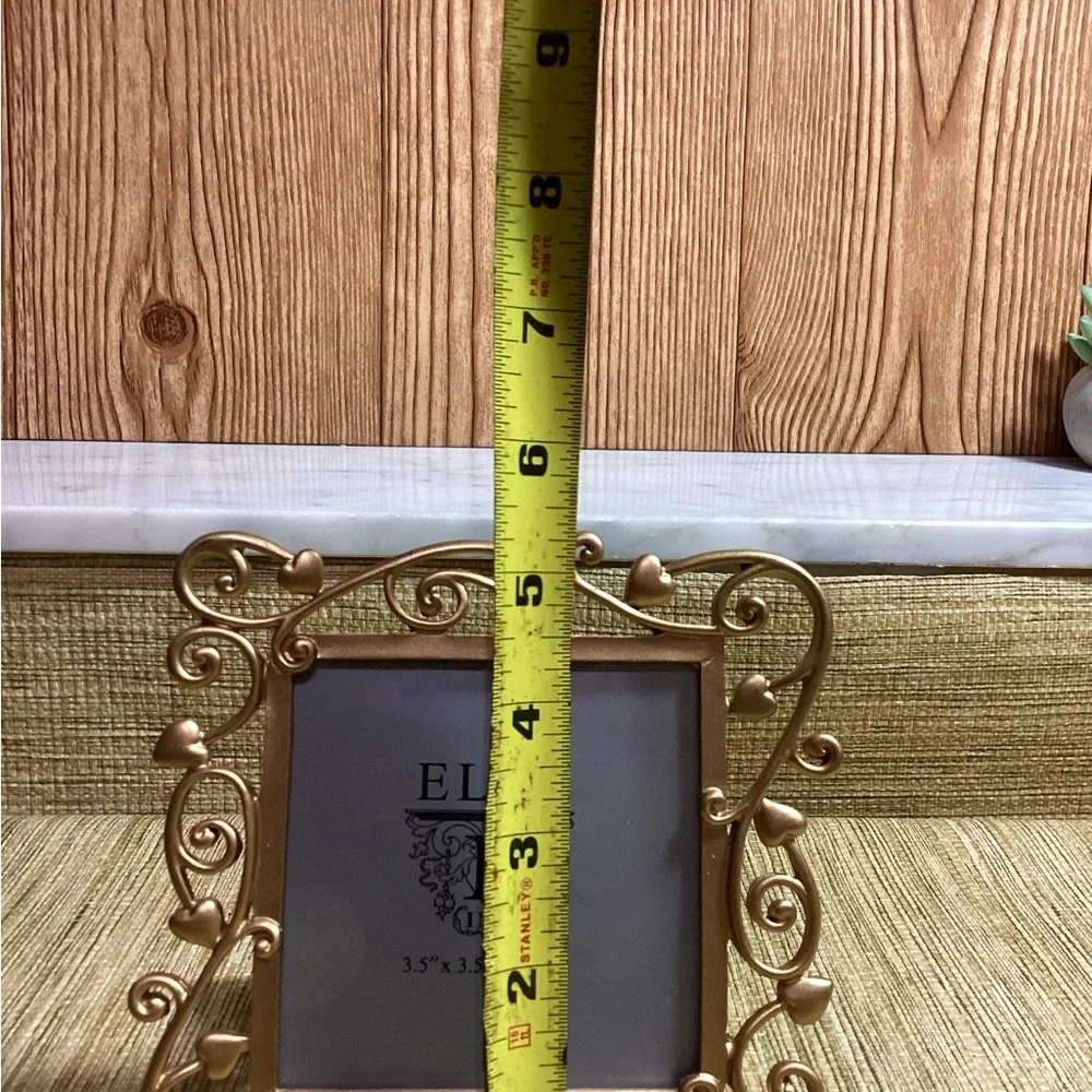 ELSA L. Inc. Elegant Gold Heart Photo Frame